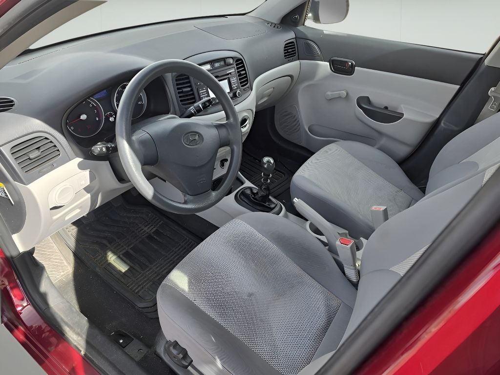2010 Hyundai Accent 4-Door GLS
