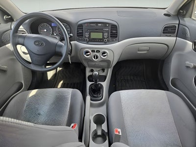 2010 Hyundai Accent 4-Door GLS