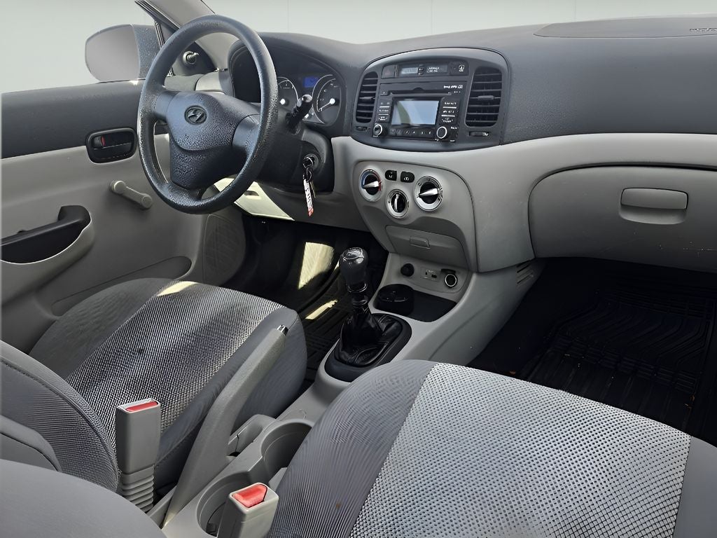 2010 Hyundai Accent 4-Door GLS