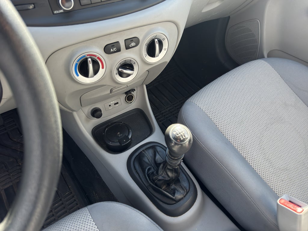 2010 Hyundai Accent 4-Door GLS