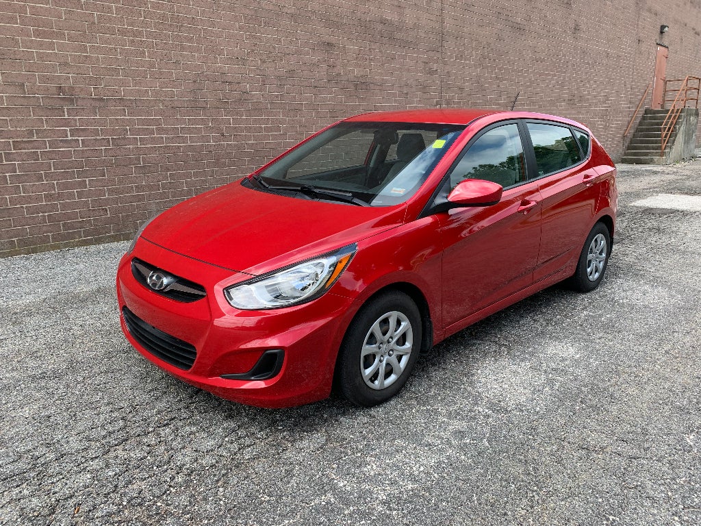 2013 Hyundai Accent GS 5-Door 6-Speed Automatic's photo