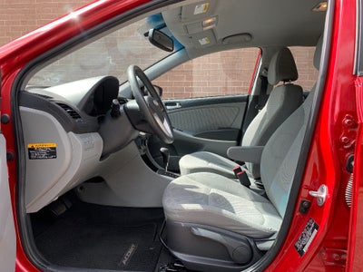 2013 Hyundai Accent 5-Door GS