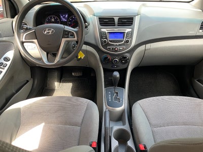 2013 Hyundai Accent 5-Door GS