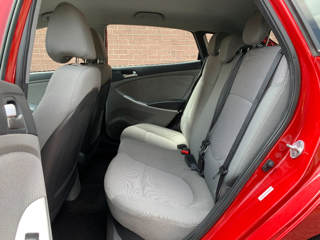 2013 Hyundai Accent 5-Door GS