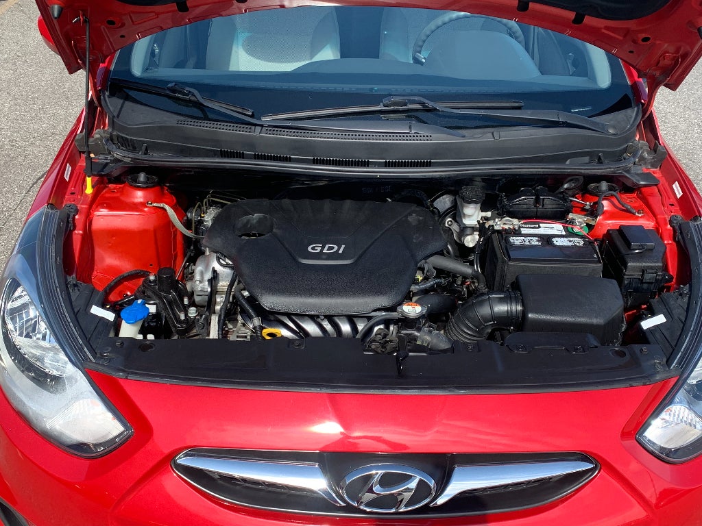 2013 Hyundai Accent 5-Door GS