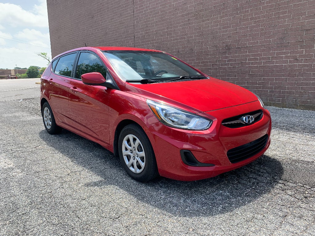 2013 Hyundai Accent 5-Door GS