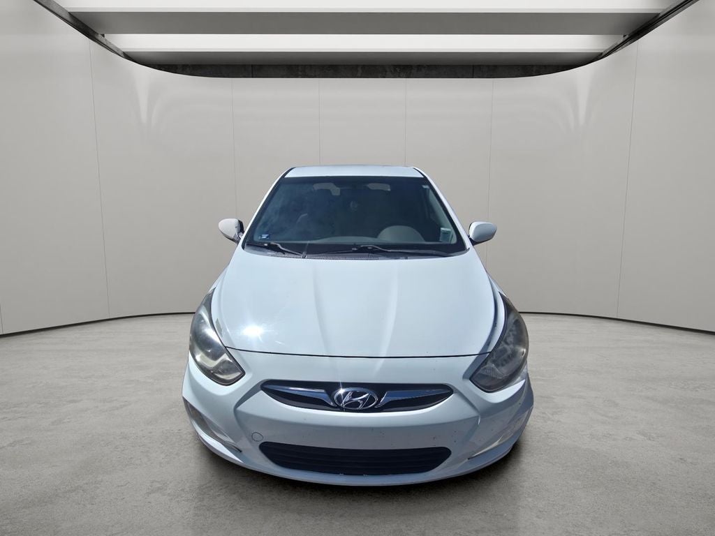 2012 Hyundai Accent 5-Door SE