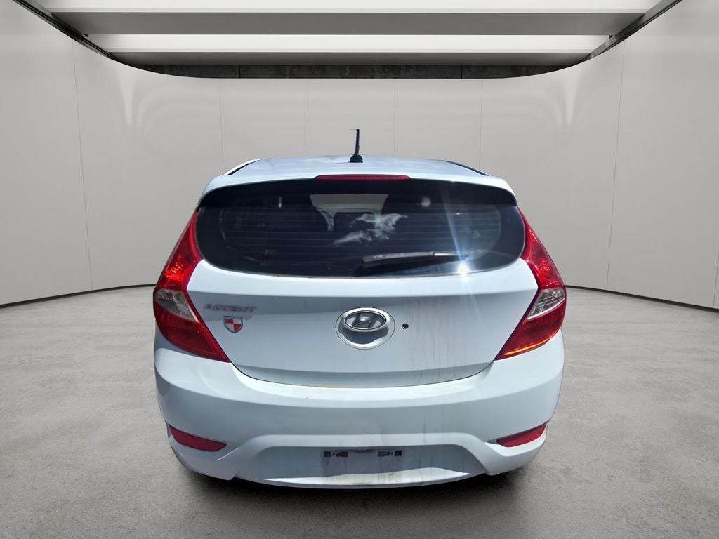 2012 Hyundai Accent 5-Door SE