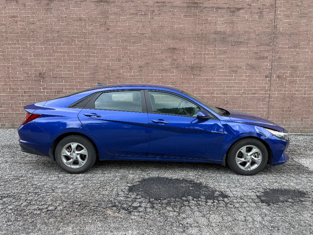 2023 Hyundai Elantra SE