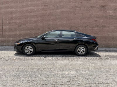 2025 Hyundai Elantra SE