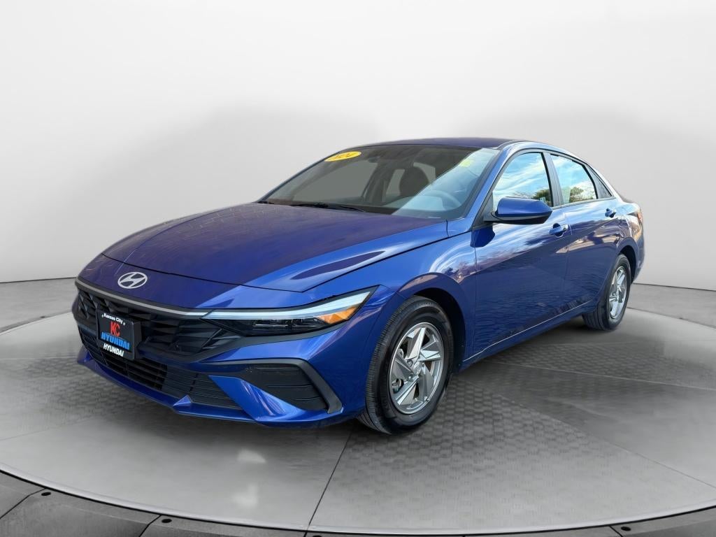 2024 Hyundai Elantra SE