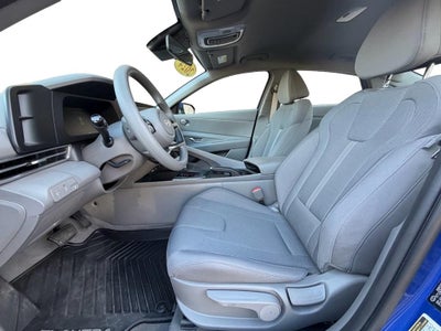 2024 Hyundai Elantra SE