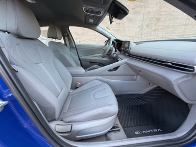 2024 Hyundai Elantra SE