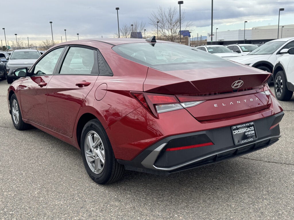 2025 Hyundai Elantra SE