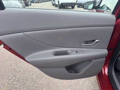 2025 Hyundai Elantra SE