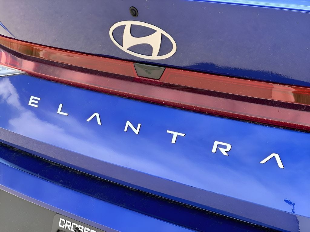2025 Hyundai Elantra SE