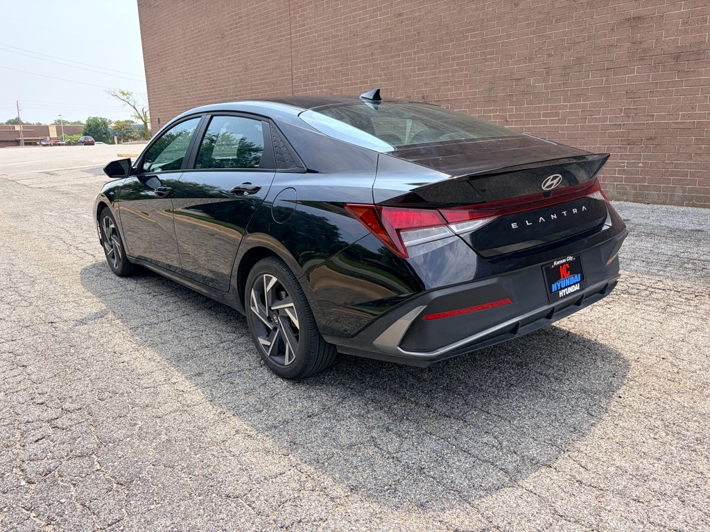 2025 Hyundai Elantra SEL Sport