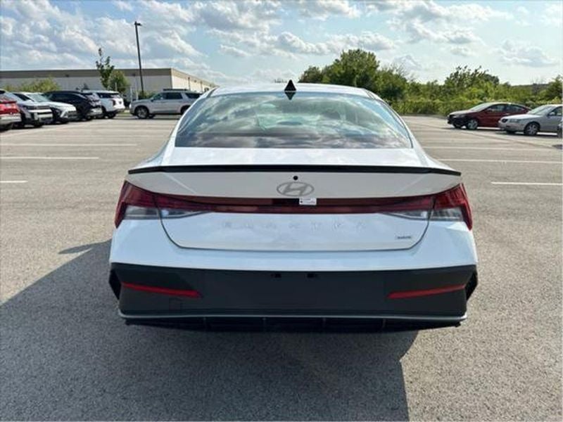 2025 Hyundai Elantra Hybrid SEL Sport