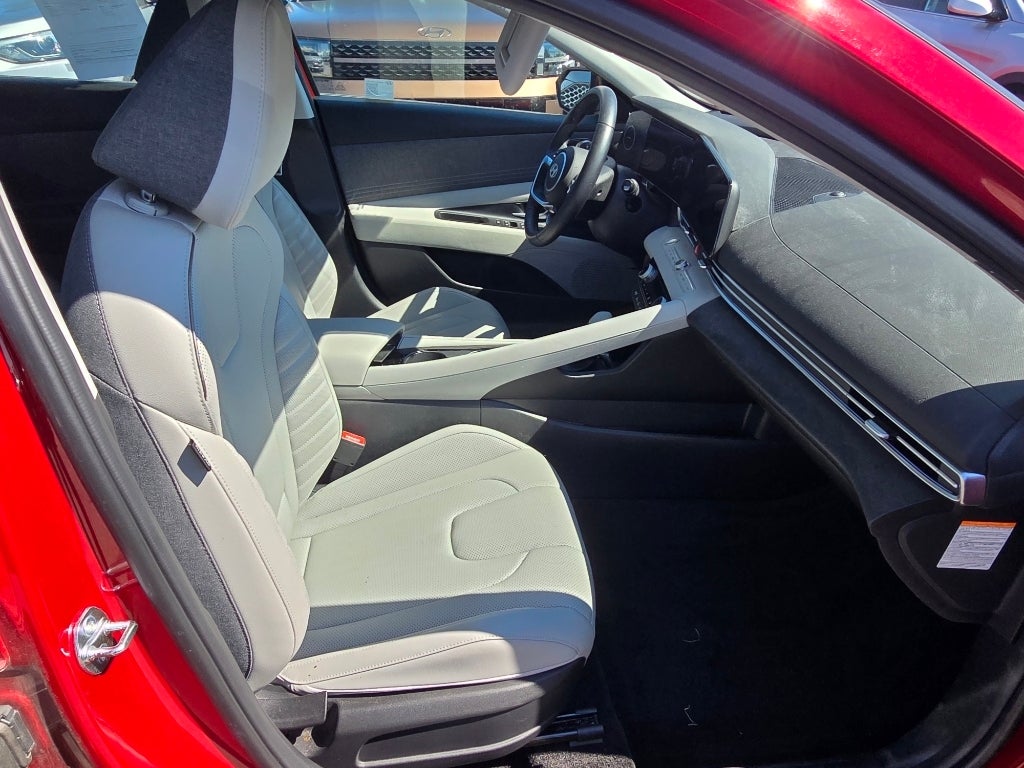 2025 Hyundai Elantra Hybrid Limited