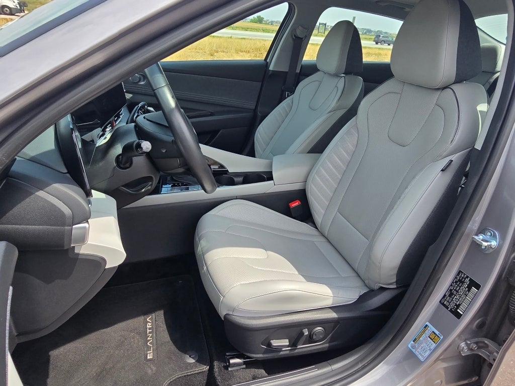 2025 Hyundai Elantra Hybrid Limited