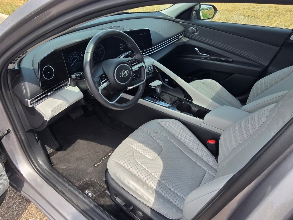2025 Hyundai Elantra Hybrid Limited