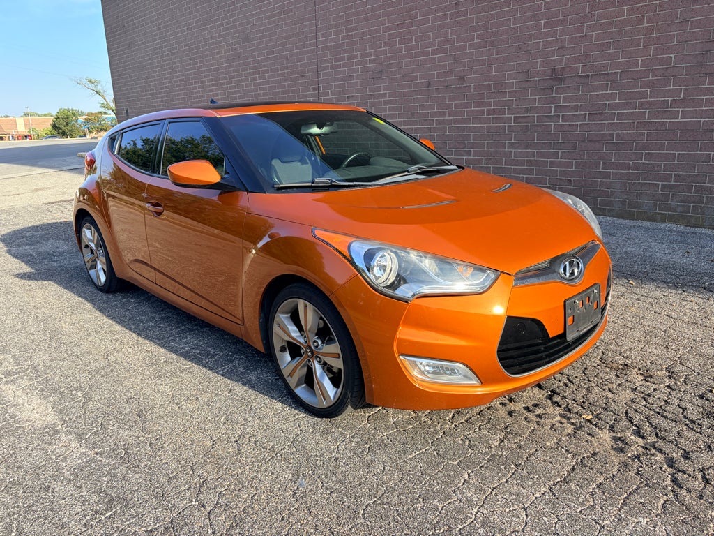 2013 Hyundai Veloster w/Black Int