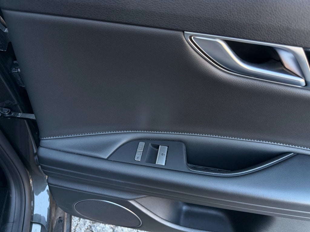 2023 Genesis G80 2.5T