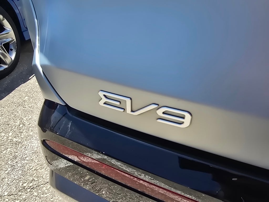 2024 Kia EV9 Land