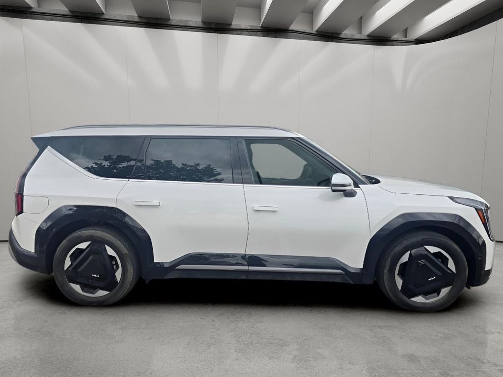 2024 Kia EV9 Land