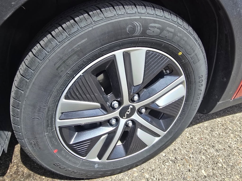 2022 Kia Niro LXS SE