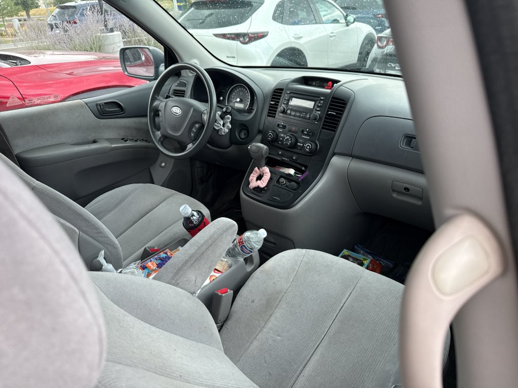 2008 Kia Sedona LX