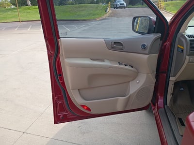 2012 Kia Sedona LX