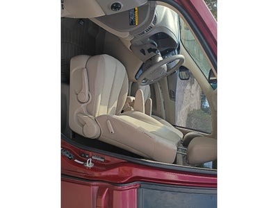 2012 Kia Sedona LX