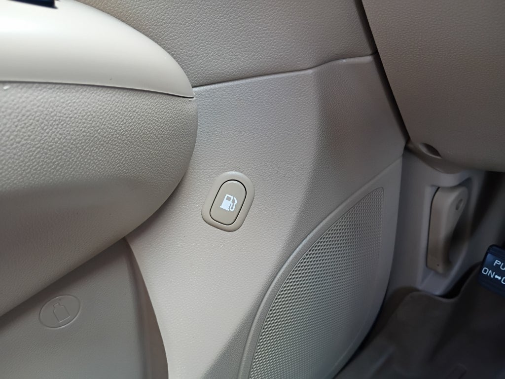 2012 Kia Sedona LX