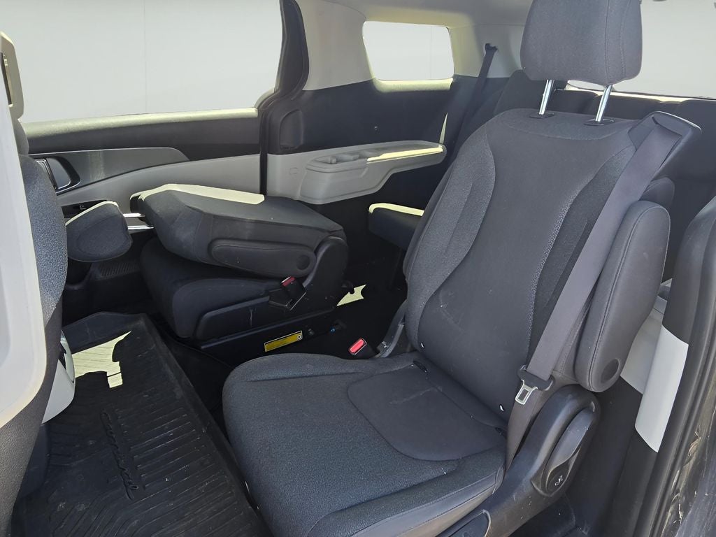 2022 Kia Carnival LX