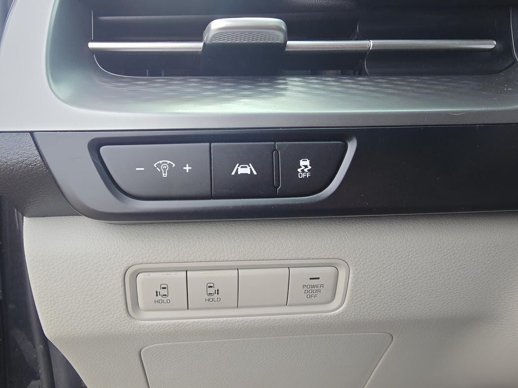 2022 Kia Carnival LX