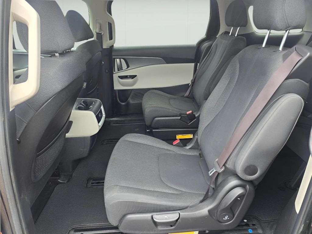 2022 Kia Carnival LX