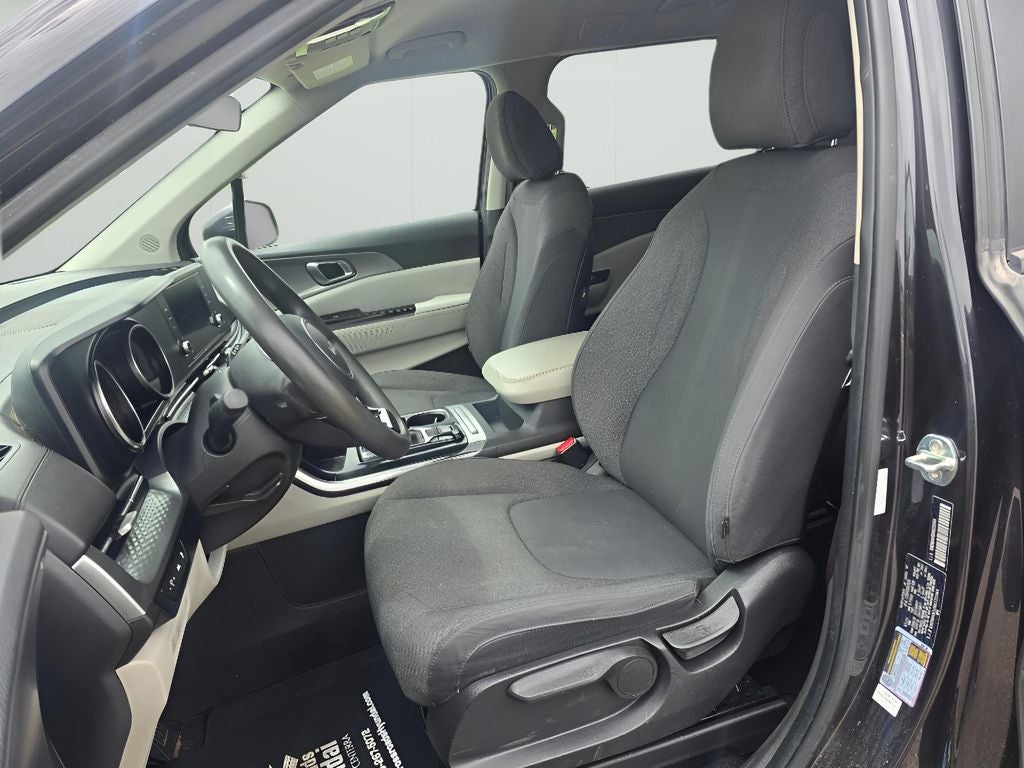 2022 Kia Carnival LX