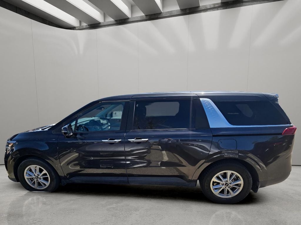 2022 Kia Carnival LX