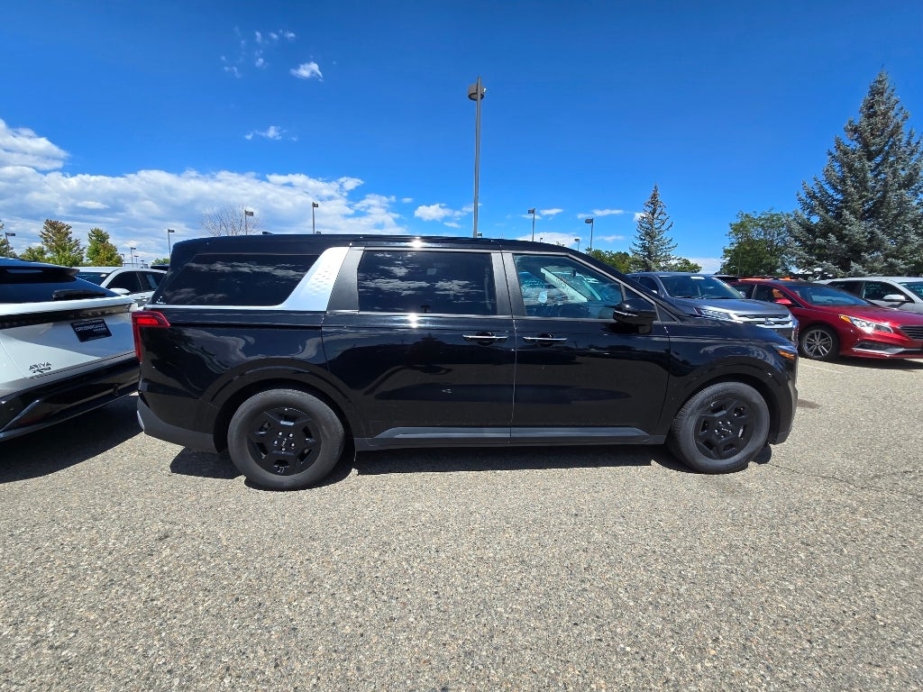 2025 Kia Carnival LXS