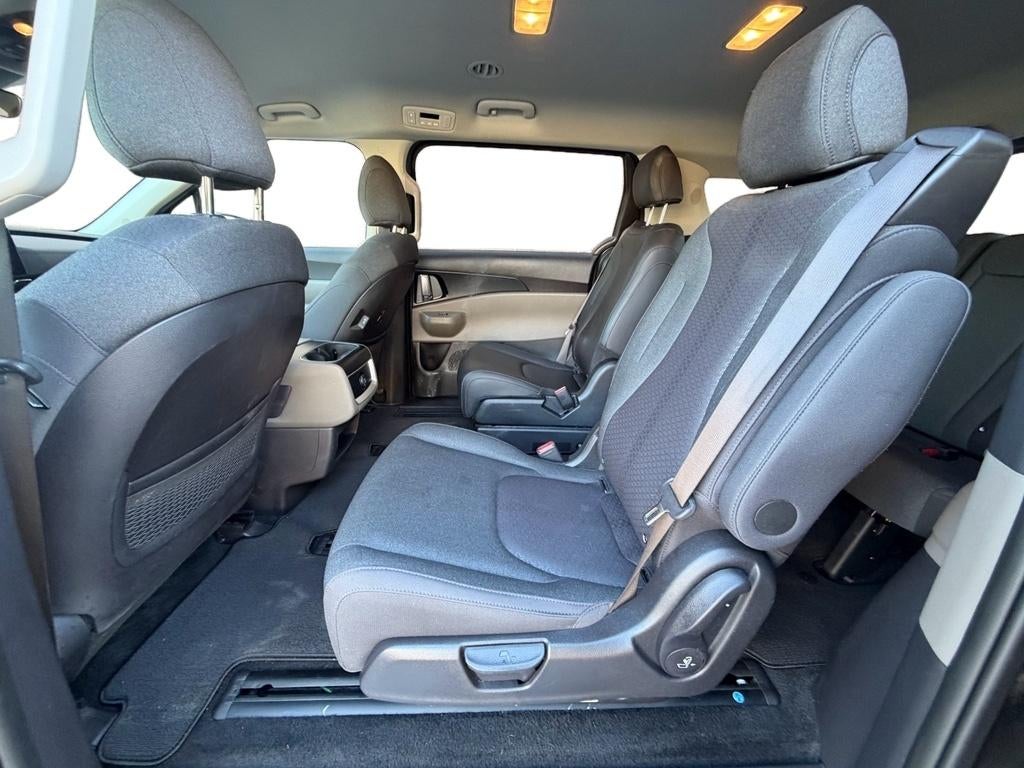 2025 Kia Carnival LX