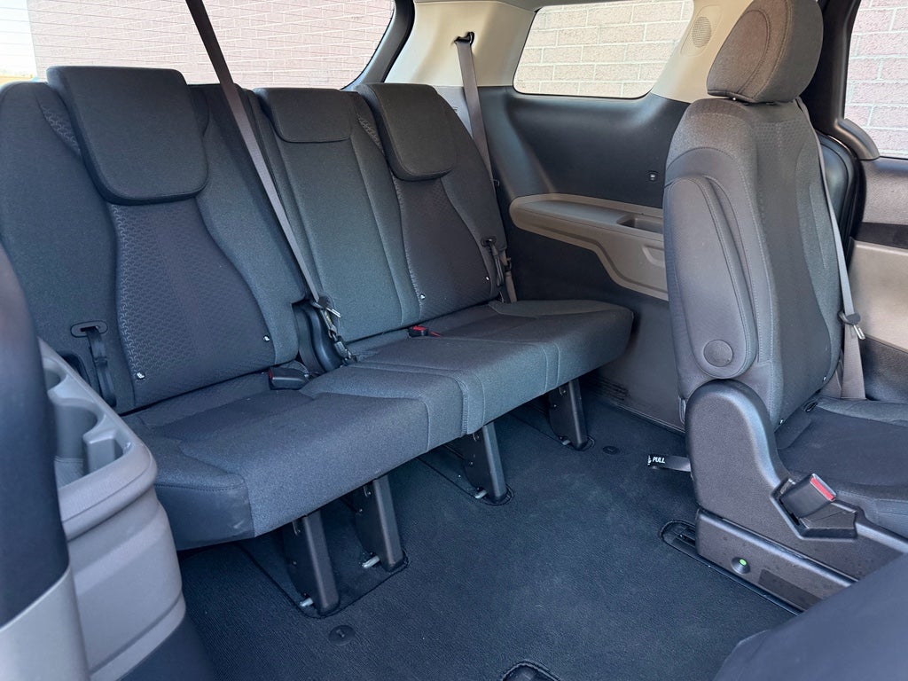 2025 Kia Carnival LX