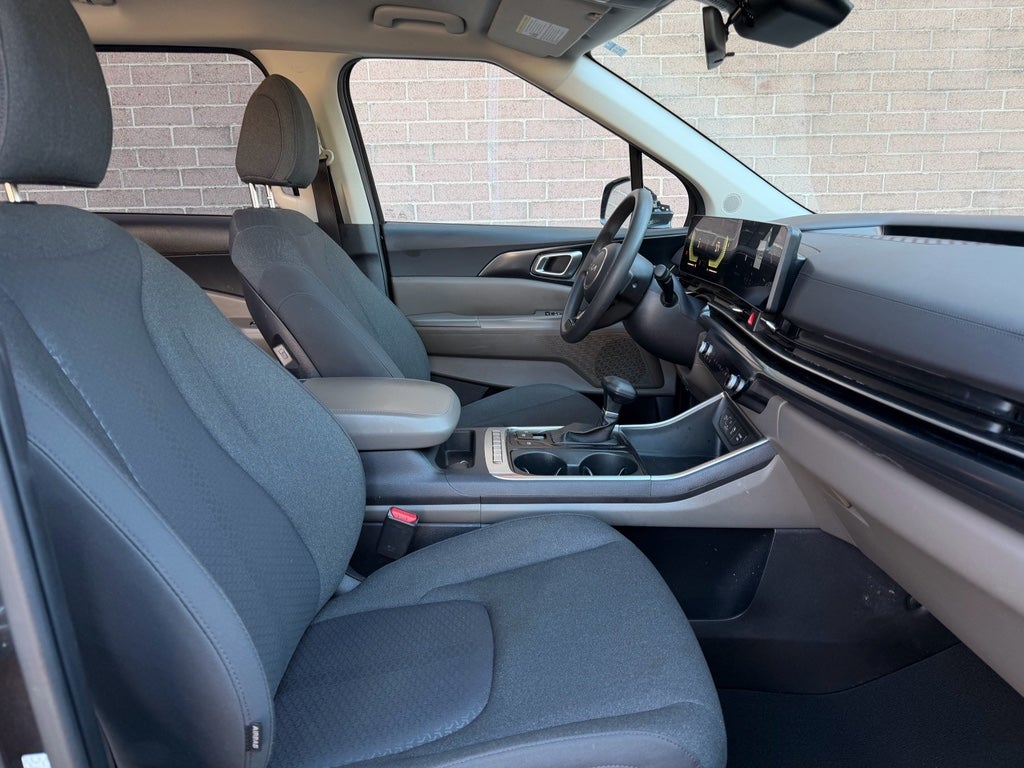 2025 Kia Carnival LX