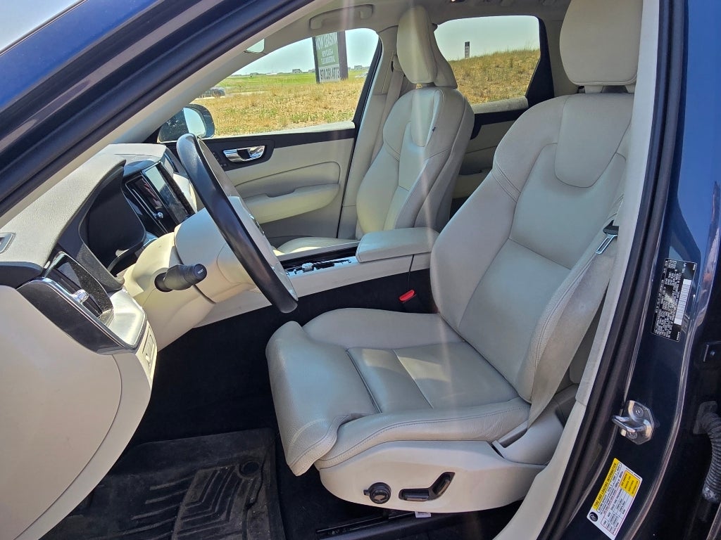 2019 Volvo XC60 Momentum