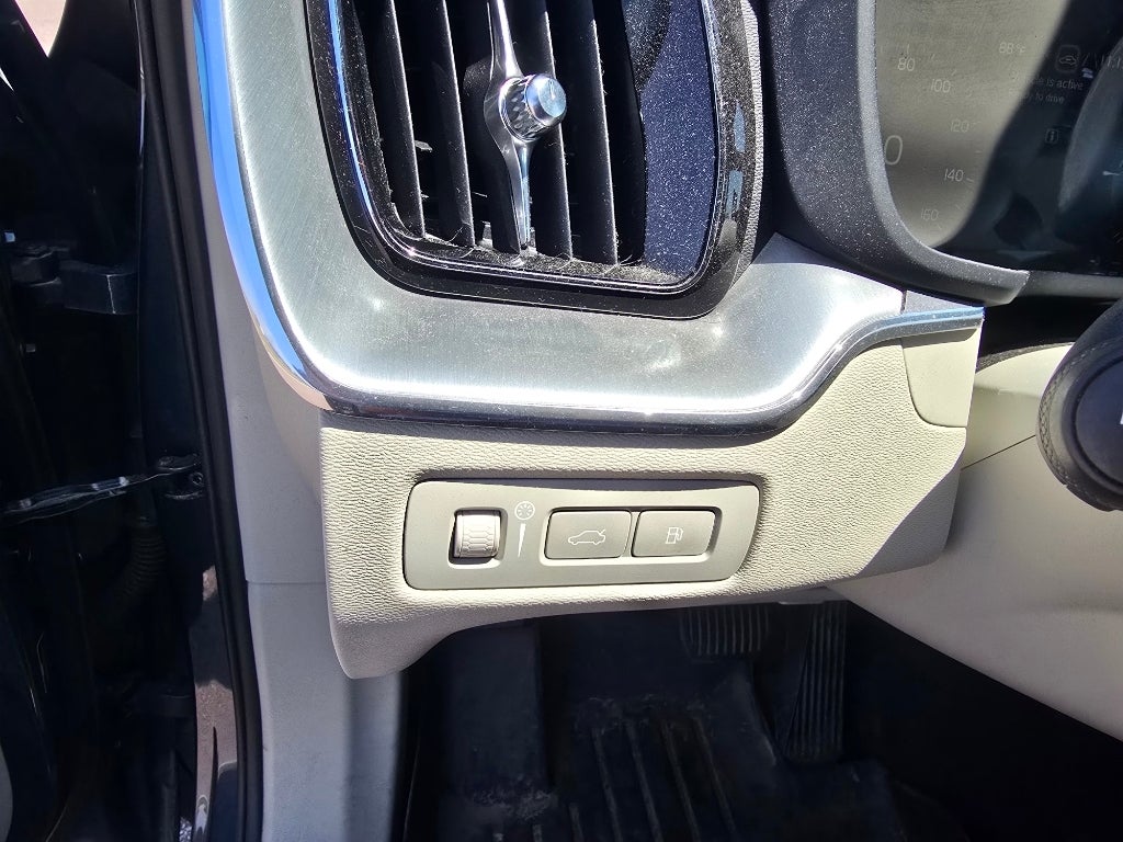2019 Volvo XC60 Momentum