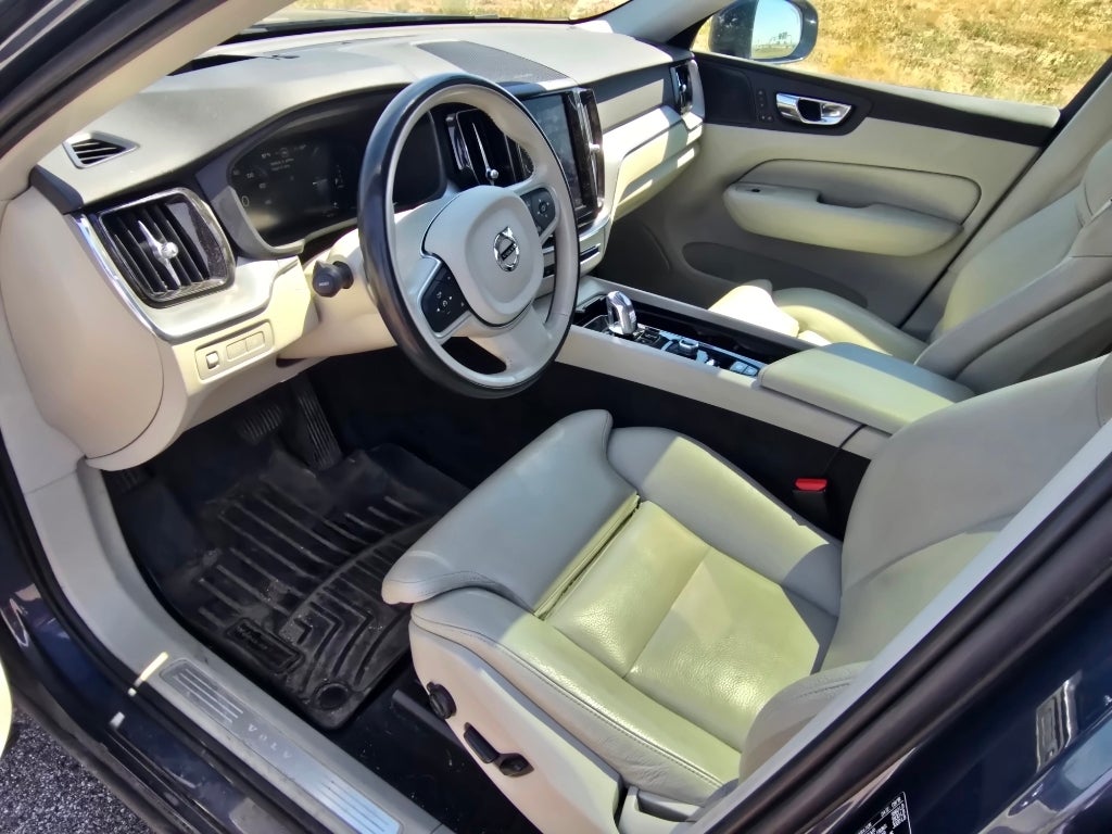 2019 Volvo XC60 Momentum