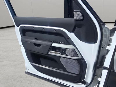 2023 Land Rover Defender X-Dynamic SE