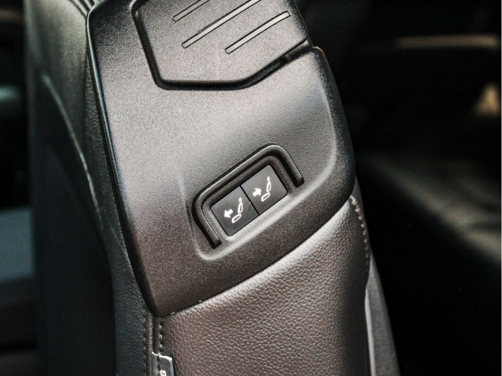 2023 Land Rover Defender S