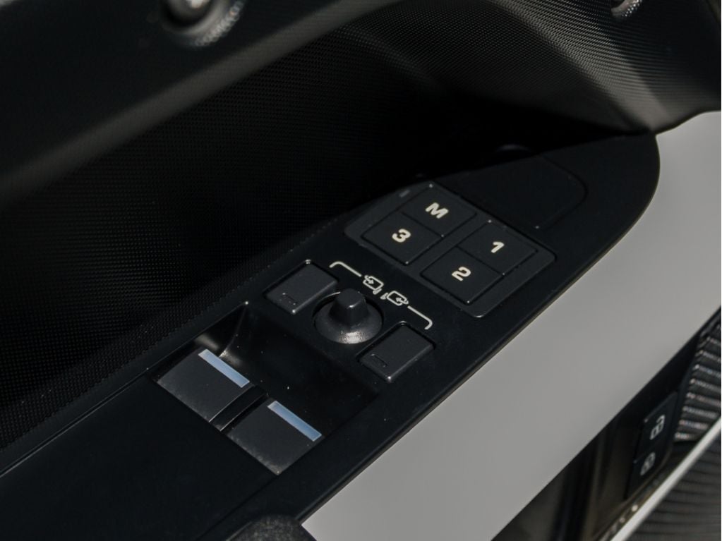 2023 Land Rover Defender S