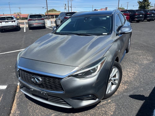 2017 INFINITI QX30 Premium